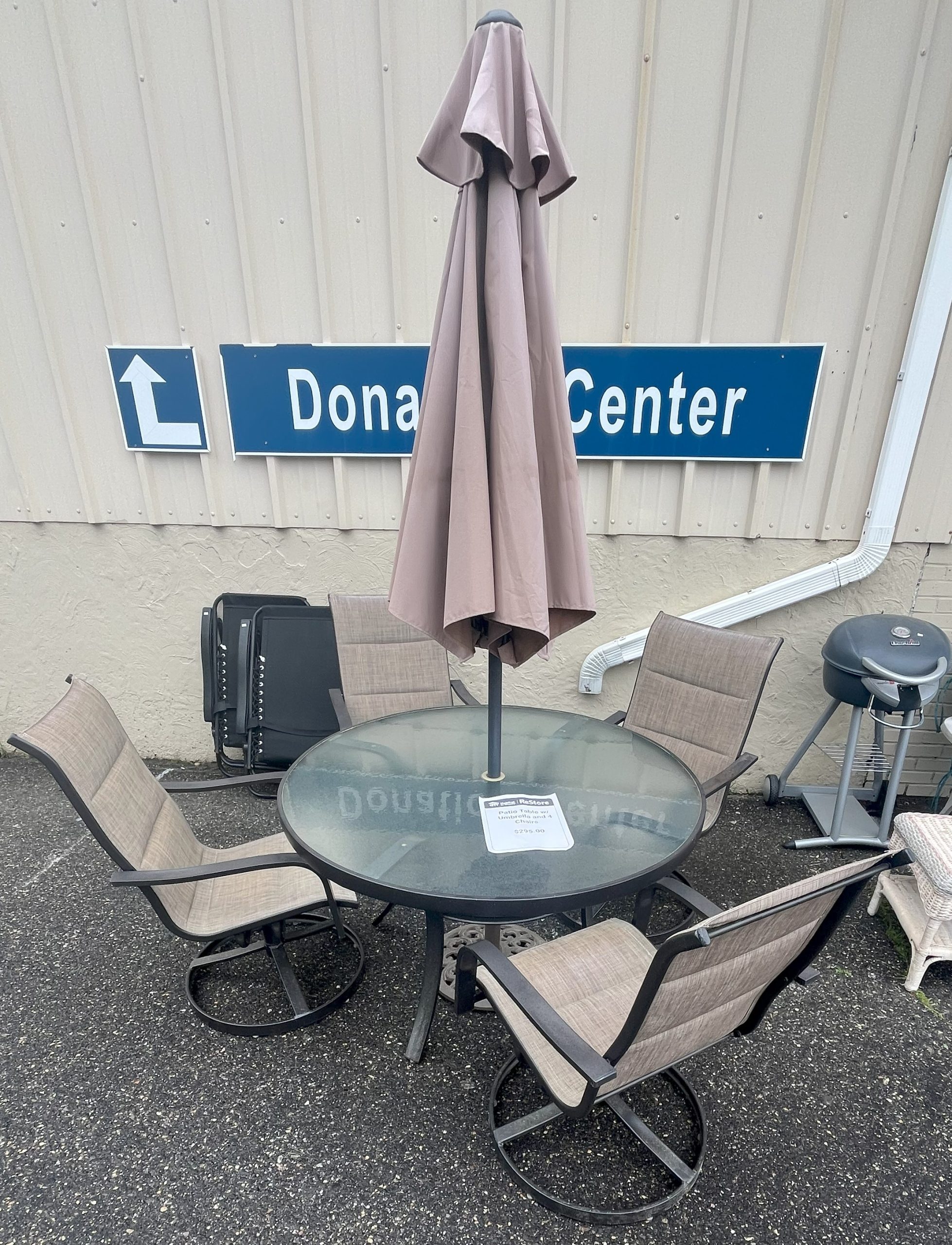 Patio Table w Umbrella & 4 Chairs $295.00